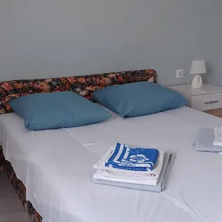 App Losinj شقة *