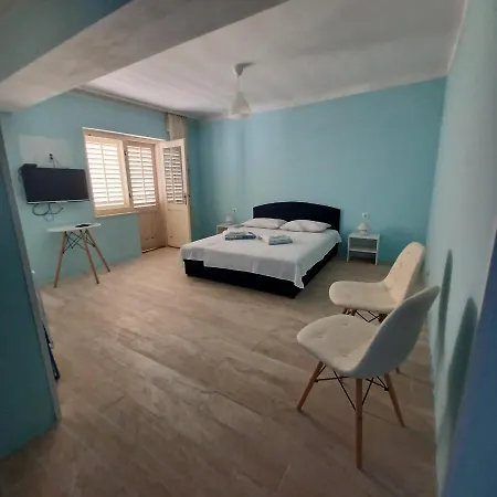 App Losinj * 말리로시니